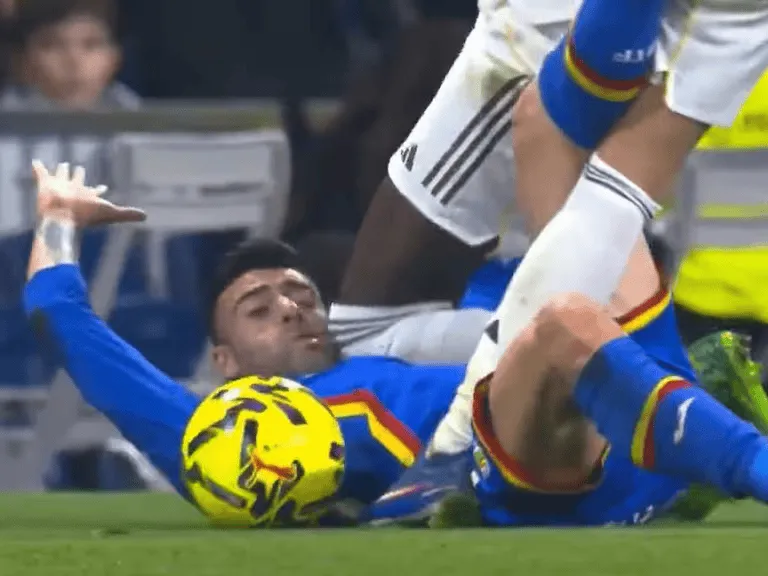 前西甲裁判:吕迪格对迭戈-里科属暴力行为,应被红牌罚下